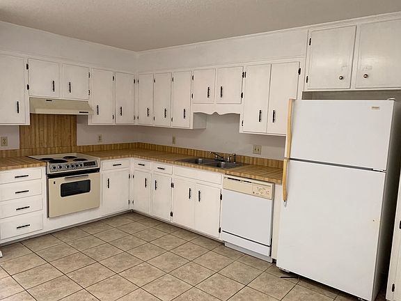 3rd image of 406 Deborah Ln APT B