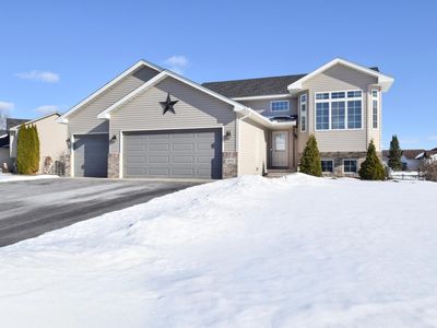 38615 Henna Cir, North Branch, MN, 55056