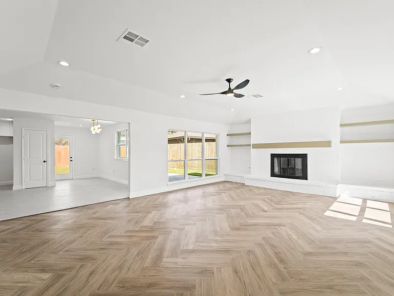 10722 Lynbrook Dr — Photo 7