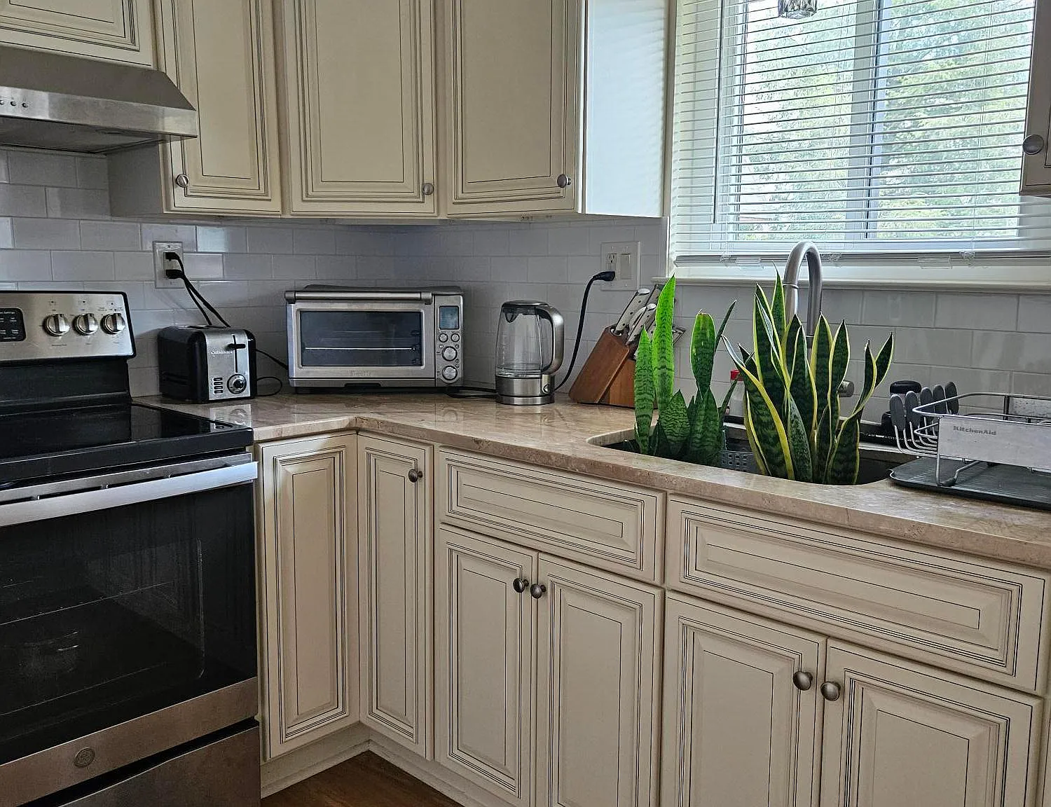 1 bed, 840 sqft, $2,000 — Photo 2