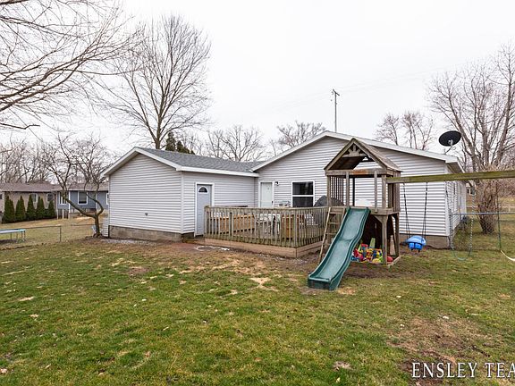 3rd image of 407 E Muskegon St NE