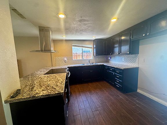 4th image of 2940 Blackburn Ct