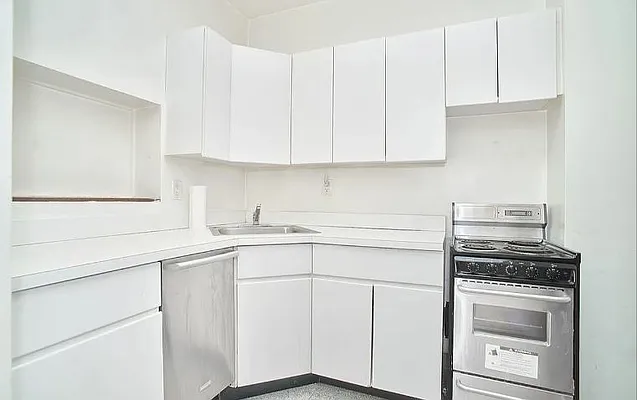 Rented by Mossanen Group | media 31