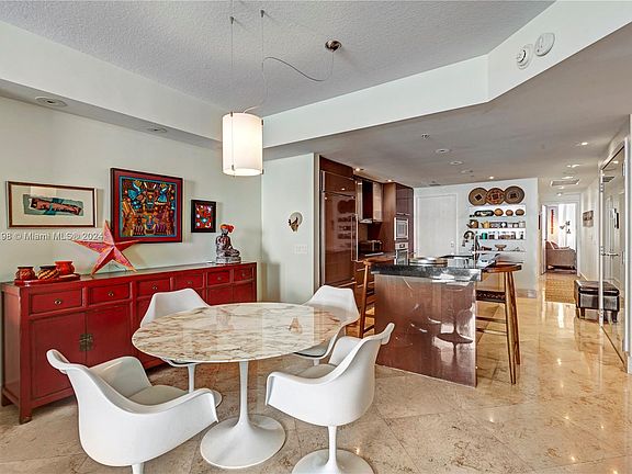 5th image of 3801 Collins Ave #905