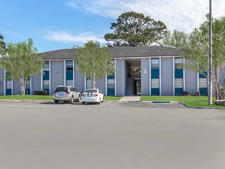 Riverview — Photo 13