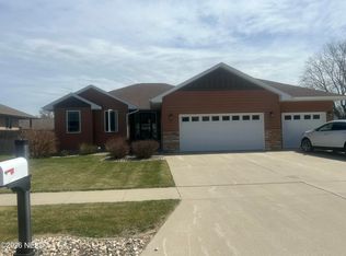 1432 Mayfair Dr, Watertown, SD 57201