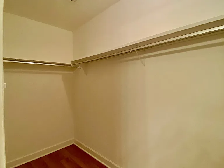 Farmingdale Apartments — Photo 53