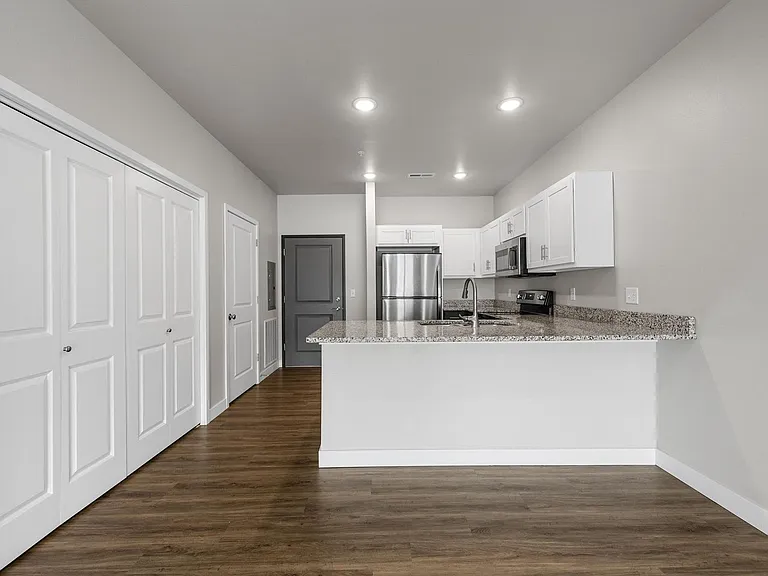 255 Robins Rd — Photo 16