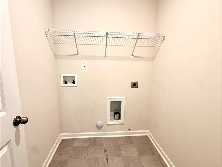 305 Robert Pl — Photo 15