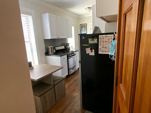 3rd image of 835 W Cornelia Ave #N4j6jnx6d