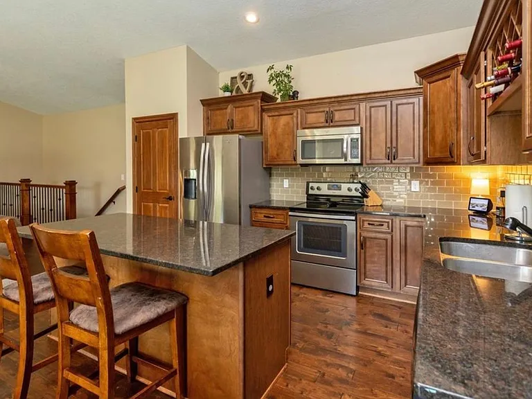 16800 Prairie Dr — Photo 19