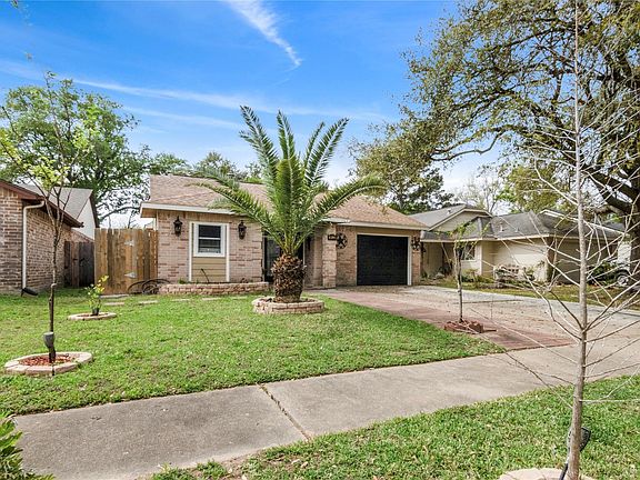3rd image of 19423 Cypress Bay Ct