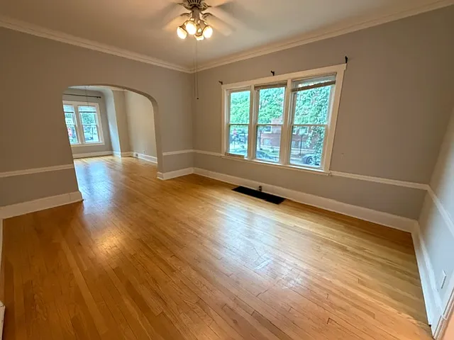 1901 W Belle Plaine Ave #1F — Photo 6