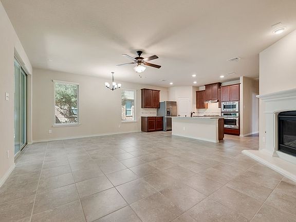 5th image of 3318 Rosewood Ln