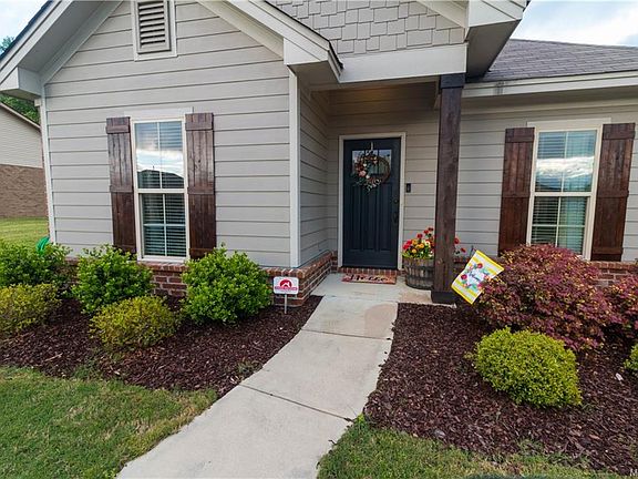 3rd image of 1461 Prairie Oak Dr