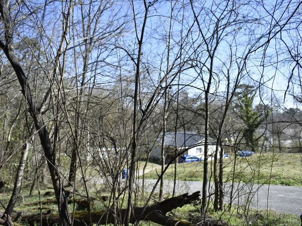 109 7th St, Rossville, GA 30741