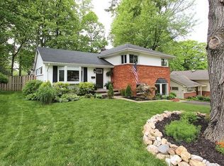 10827 Charles Dr, Fairfax, VA 22030