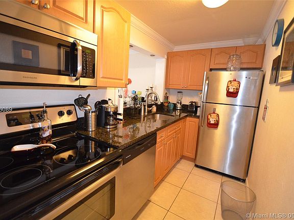 4th image of 1720 NW North River Dr APT 303