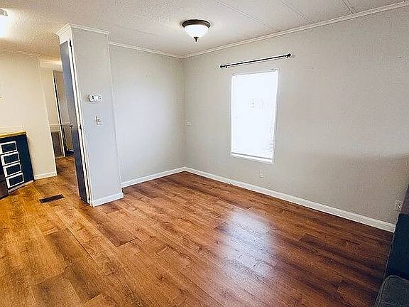 5th image of 509 Hawkins Cir