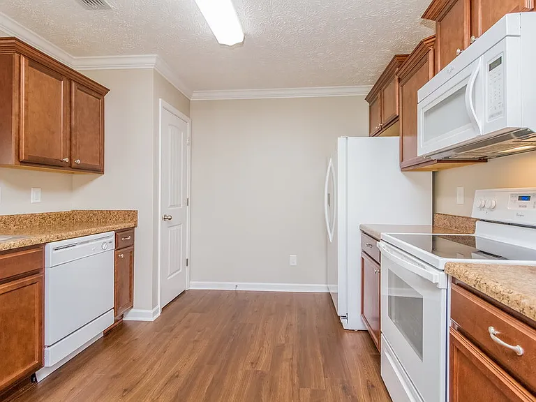 327 Sarava Ln — Photo 6