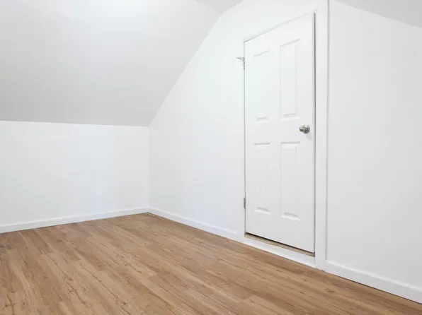 173 New York Avenue image 7 of 12