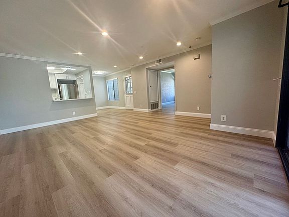 2nd image of 21 Bridle Ln
