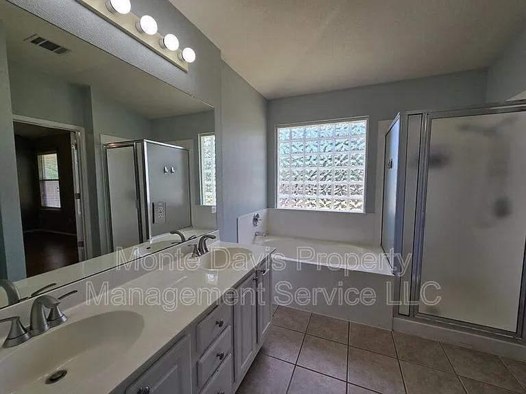 14309 Ballycastle Trl — Photo 26