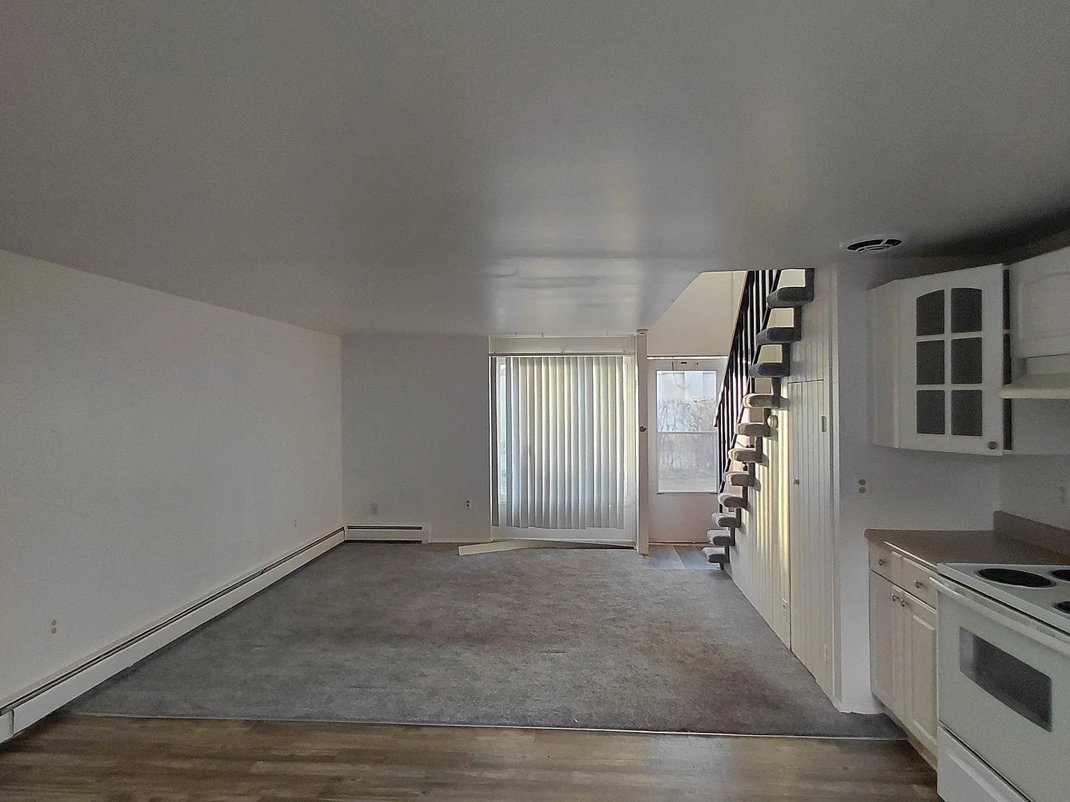 2 bed, 990 sqft, $1,650 — Photo 3
