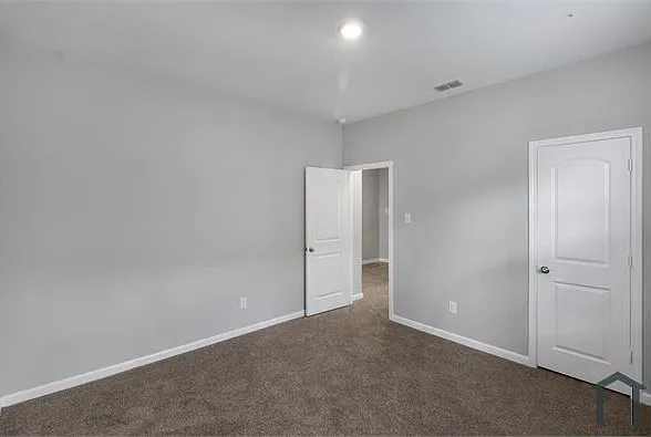 4 bed, 2006 sqft, $3,000 — Photo 4