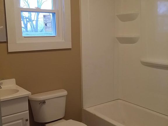 5th image of 47 E Buffalo St APT 3