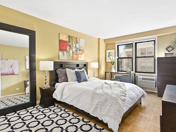 3rd image of 220 E 54th St APT 9A