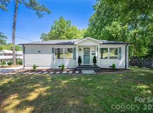 445 Oakwood St, Mooresville, NC 28115