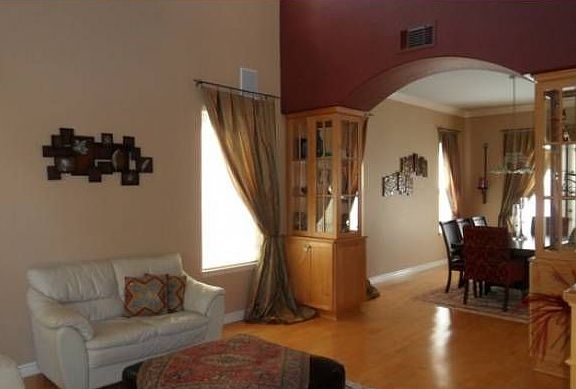 Living/Dining Area