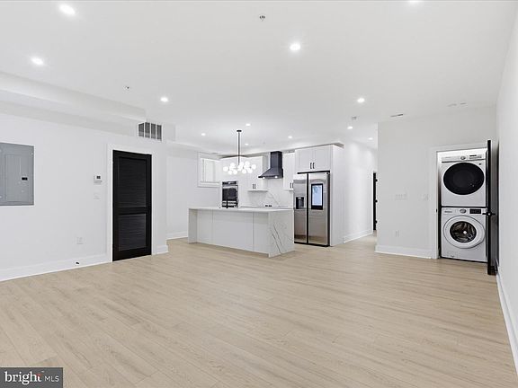 5th image of 616 Kenyon St NW