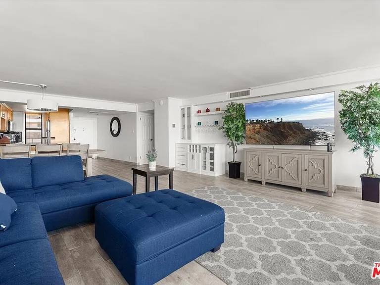 4316 Marina City Dr #927 — Photo 2