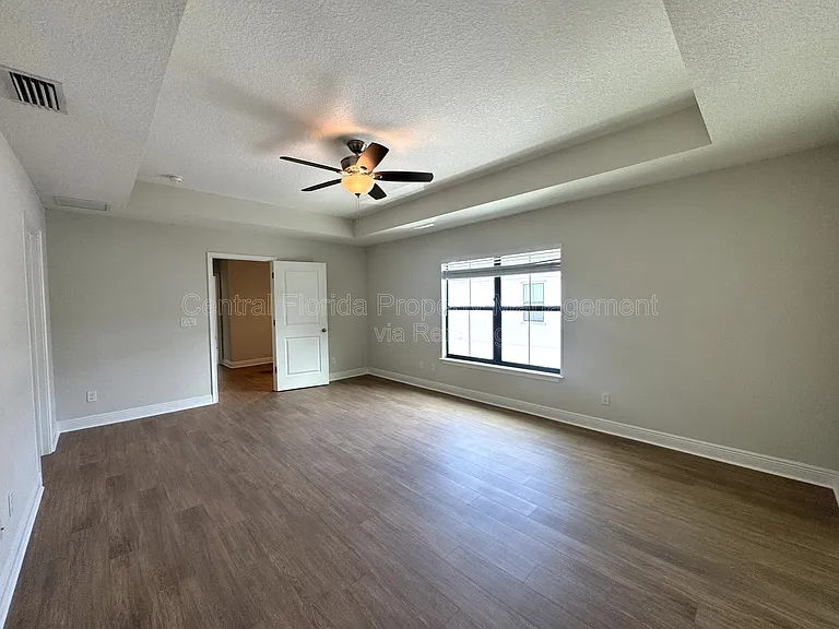 2861 Mayer St — Photo 15