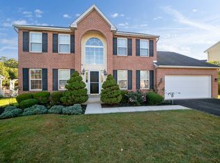 304 Buckingham Cir, Harleysville, PA 19438