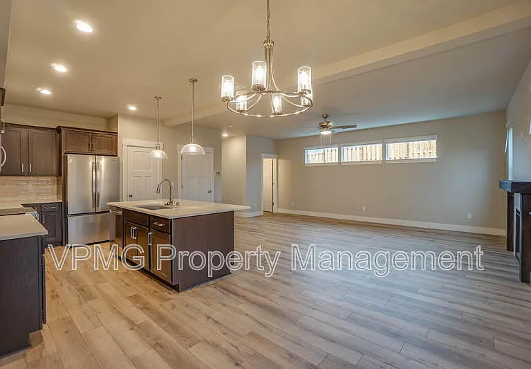 313 E Caribou Ct — Photo 8
