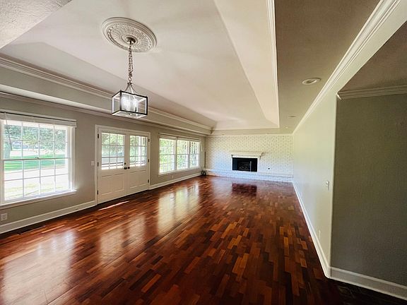 5th image of 44495 Clubhouse Dr