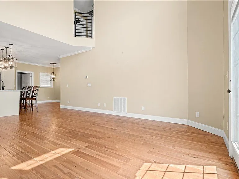 200 Crooked Creek Dr — Photo 16