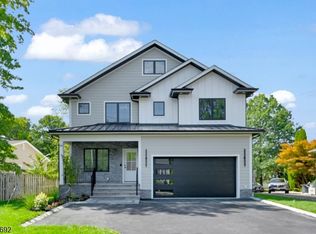 94 E Cedar St, Livingston Twp., NJ 07039