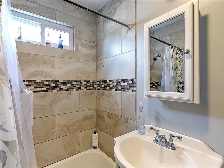 390 Hope St #2 — Photo 13