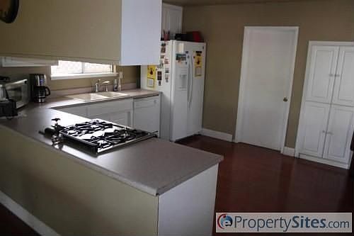 4th image of 4840 Papaya Dr