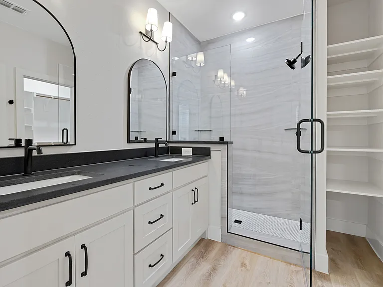 408 Foch St #203 — Photo 4
