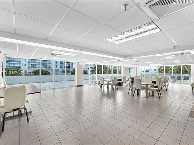 2401 Collins Ave #1807 — Photo 23