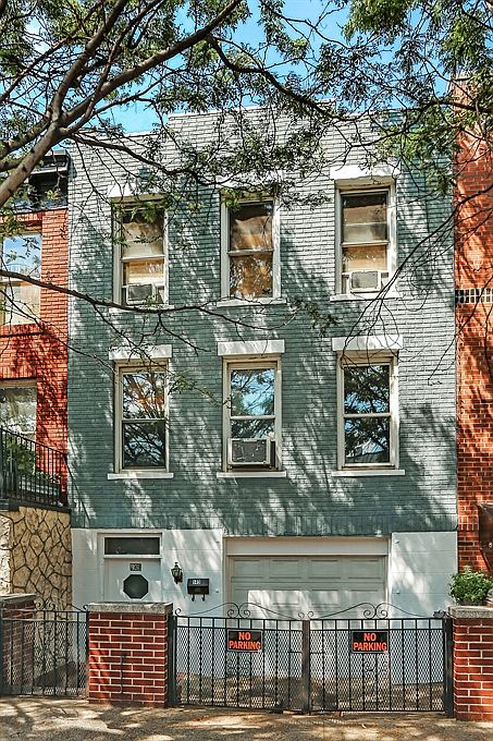 2nd image of 149 Bayard St