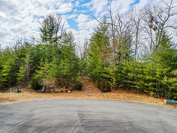 2nd image of 450 Hawken Dr