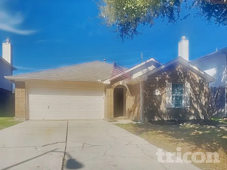 29418 Fox River Dr — Photo 1