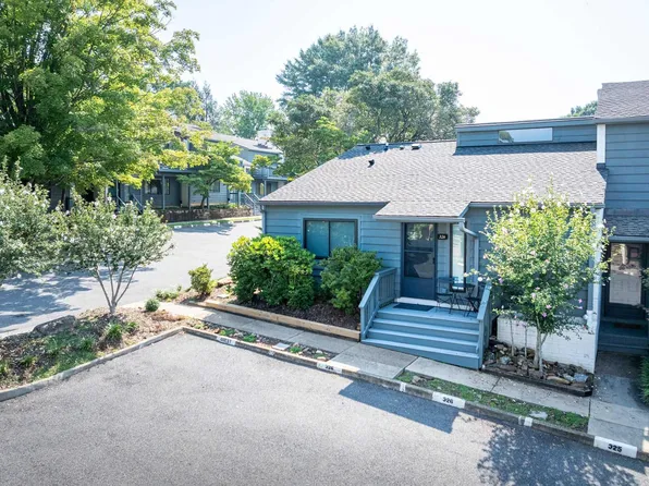 326 Harvest Dr, Charlottesville, VA 22903