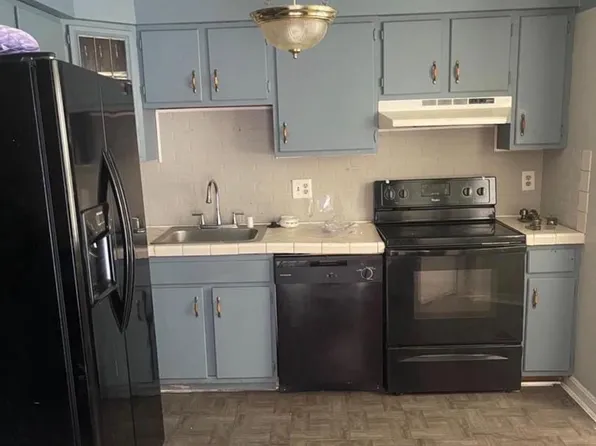 6004 Saint Moritz Dr, Temple Hills, MD 20748